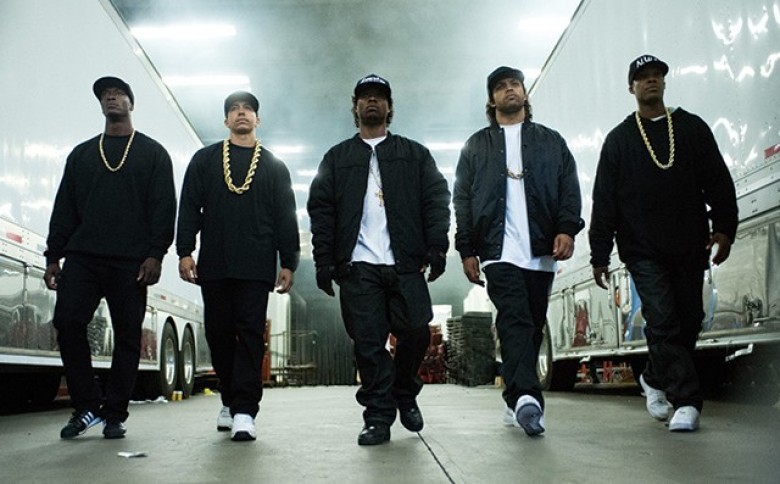 (L to R) MC Ren (ALDIS HODGE), DJ Yella (NEIL BROWN, JR.), Eazy-E (JASON MITCHELL), Ice Cube (O’SHEA JACKSON, JR.) and Dr. Dre (COREY HAWKINS) in “Straight Outta Compton.” Photo Credit: Jaimie Trueblood © 2015 Universal Studios. ALL RIGHTS RESERVED.