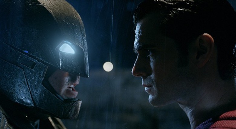 BEN AFFLECK as Batman and HENRY CAVILL as Superman in “BATMAN v SUPERMAN: DAWN OF JUSTICE,” a Warner Bros. Pictures release.