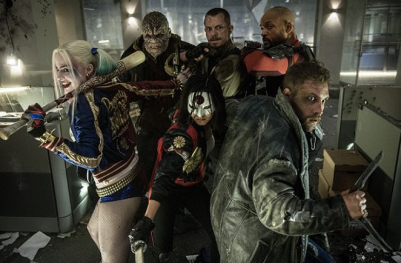 © 2016 WARNER BROS. ENTERTAINMENT INC. AND RATPAC-DUNE ENTERTAINMENT LLC Photo Credit: Clay Enos/ TM & (c) DC Comics Caption: (L-r) MARGOT ROBBIE as Harley Quinn, ADEWALE AKINNUOYE-AGBAJE as Killer Croc, KAREN FUKUHARA as Kitana, JOEL KINNAMAN as Rick Fla