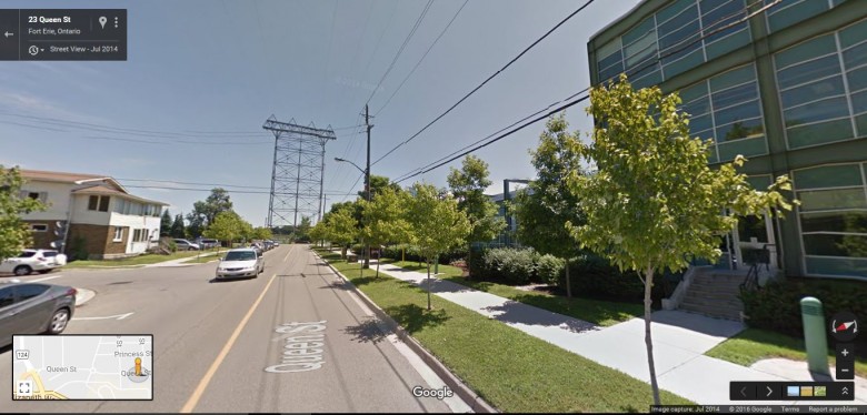 Continue on Queen Street. You are getting closer to the water.