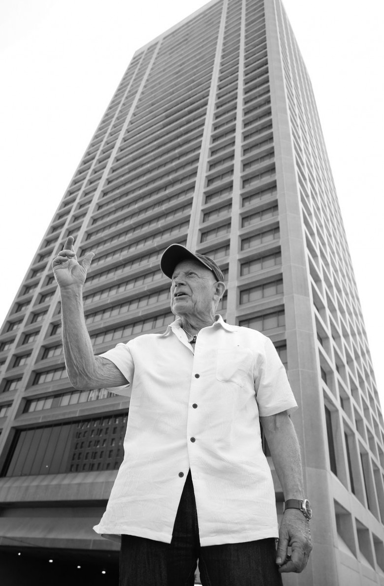 Photographer Harry Scull catches Jemal at the foot of the Tower