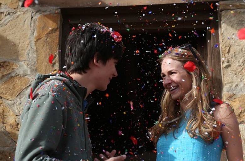 (L to R) ASA BUTTERFIELD and BRITT ROBERTSON star in THE SPACE BETWEEN US. Photo Credit: Peter Chelsom © 2016 STX Productions, LLC. All Rights Reserved.