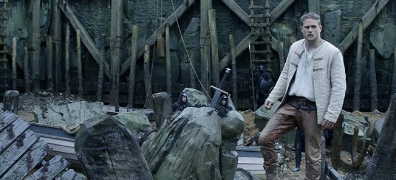 © 2017 WARNER BROS. ENT. INC., VILLAGE ROADSHOW FILMS NORTH AMERICA INC. AND RATPAC-DUNE ENT. LLC – U.S., CANADA, BAHAMAS & BERMUDA © 2017 WARNER BROS. ENT. INC., VILLAGE ROADSHOW FILMS (BVI) LIMITED AND RATPAC-DUNE ENT. LLC – ALL OTHER TERRITORIES Photo 