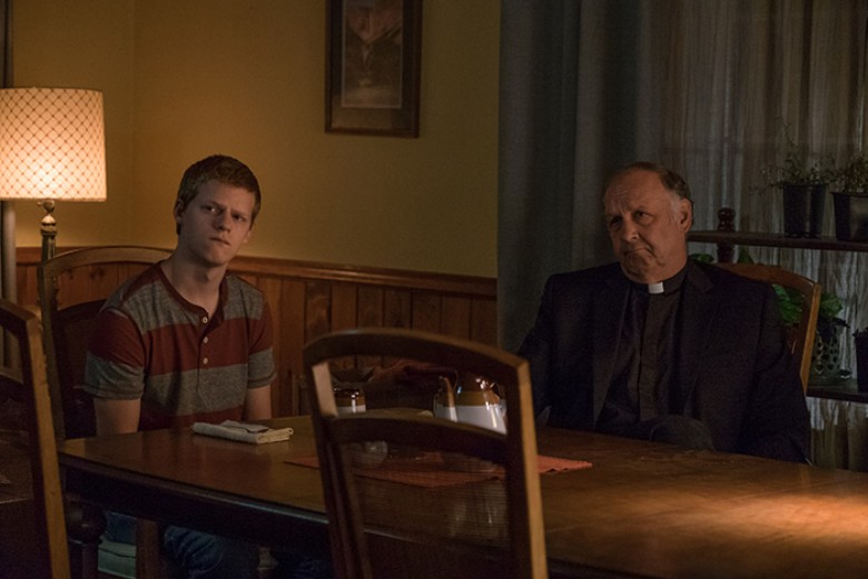 Lucas Hedges and Nick Searcy in the film THREE BILLBOARDS OUTSIDE EBBING, MISSOURI. Photo by Merrick Morton. © 2017 Twentieth Century Fox Film Corporation All Rights Reserved