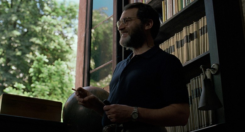 Michael Stulhbarg as Mr. Perlman. Photo by Sayombhu Mukdeeprom, Courtesy of Sony Pictures Classics