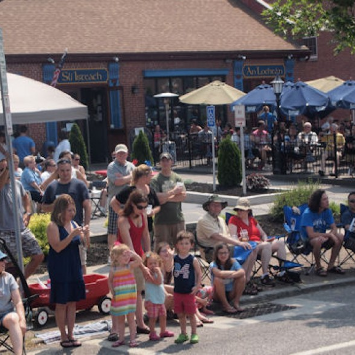 A Dozen of My Favorite Courtyards and Patios