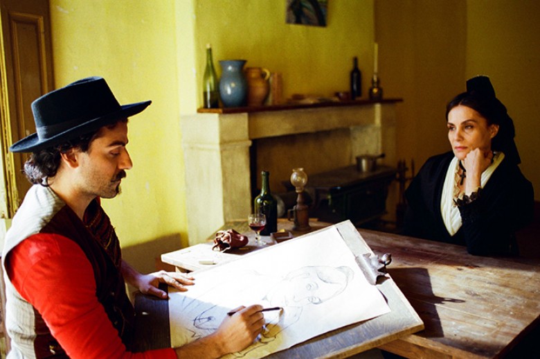 Oscar Isaac (Paul Gauguin) and Emmanuelle Seigner (Madame Ginoux) in Julian Schnabel’s AT ETERNITY’S GATE