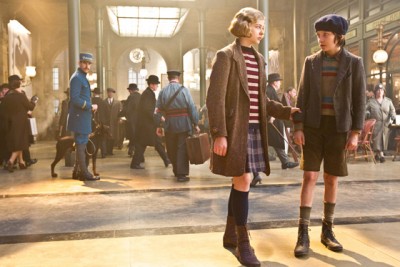 Chloé Grace Moretz plays Isabelle and Asa Butterfield plays Hugo Cabret in HUGO