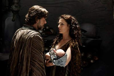 RUSSELL CROWE as Jor-El and AYELET ZURER as Lara Lor-Van with Kal-El
