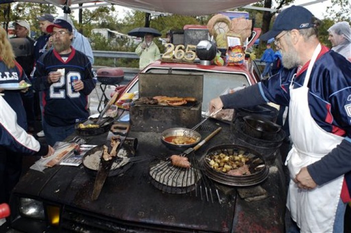 Bills Road Trippers Tailgating
