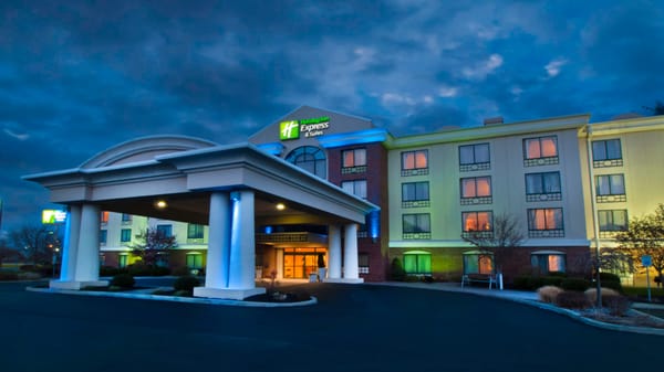 Holiday Inn Express & Suites Buffalo-Airport