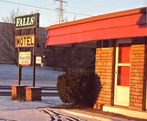Falls Motel