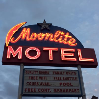 Moonlite Motel
