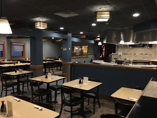 MoMo's Mongolian Grill & Sushi