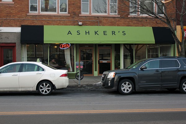 Ashker's Juice Bar and Cafe